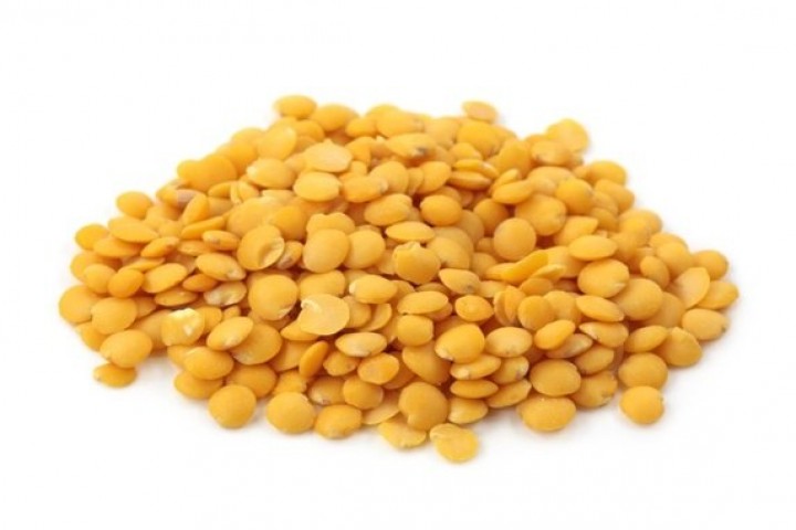pigeon pea seeds isolated on white background